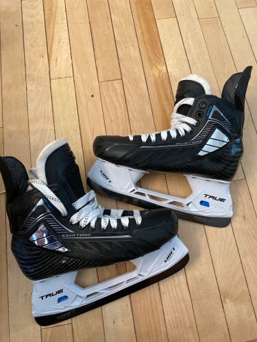 New True SVH Pro Size 9 Wide Hockey Skates