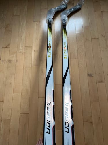 New 2 Pack 2x 77 Flex Right Handed P28 White/Gold Hyperlite 2 Hockey Sticks