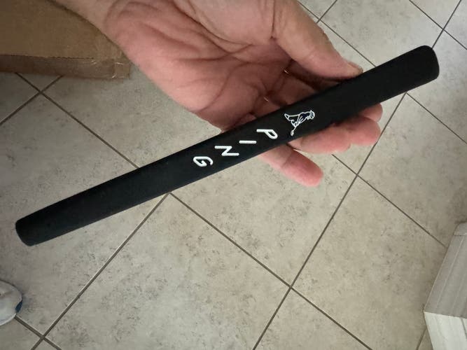 Ping putter grip new  In black  Standard size