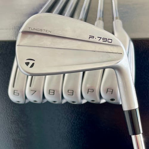 TAYLORMADE P790 2023 IRON SET