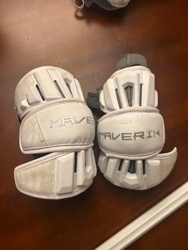 Used Adult Maverik Max Arm Pads