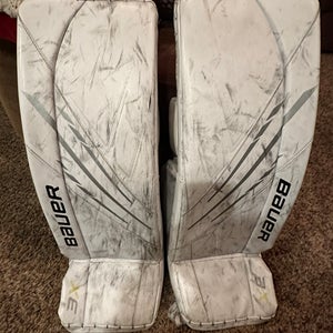 32" Bauer  Vapor 3X Goalie Leg Pads. MAKE AN OFFER