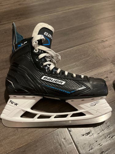 Used Senior Bauer XLP Hockey Skates Regular Width 9