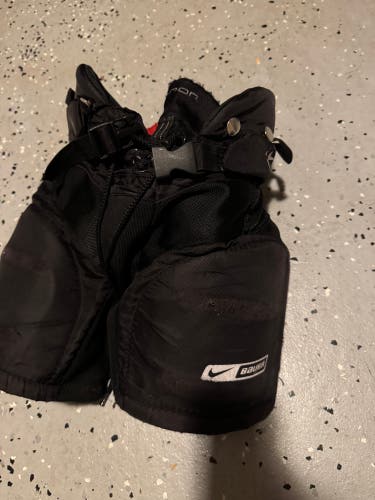 Used Youth Bauer  Nike Vapor XVI Hockey Pants