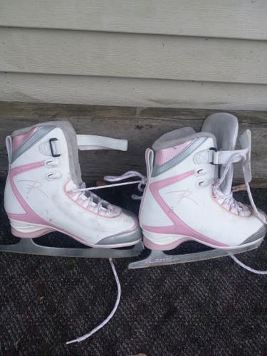 Used Riedell Figure Skates Junior size 3