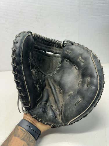 Used Wilson A2403fzcm 33" Catcher's Gloves