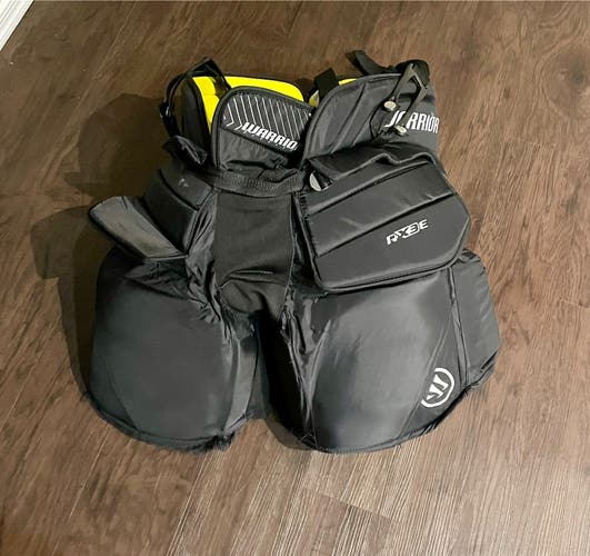 Warrior Ritual goalie chest Protector SR-Med,  Warrior Goalie Pants SR-Sm