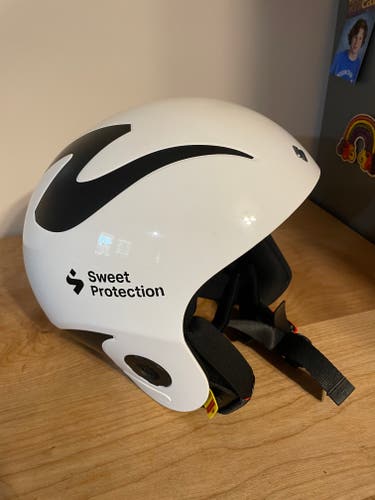 New Medium/Large Unisex Sweet Protection Volata Helmet FIS Legal