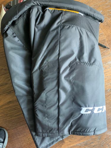 Senior New Medium+1" CCM HP45 Hockey Pants Pro Stock