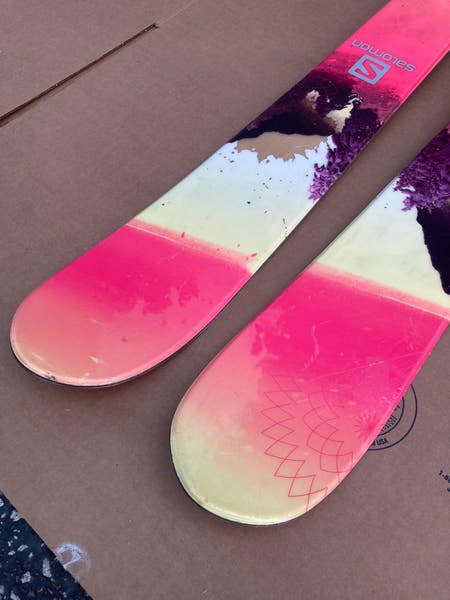 pink mountain salomon ski Women's QST Lumen 98 2024 Comor have for all powder hounds Salomon Strive 14 Multinorm All-Mountain