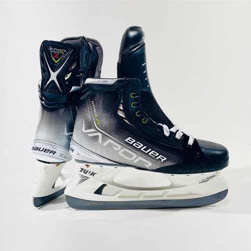 New Bauer Vapor Hyperlite Pro Stock Skates - Size R:8.75 / L: 8.5 (FIT 3)