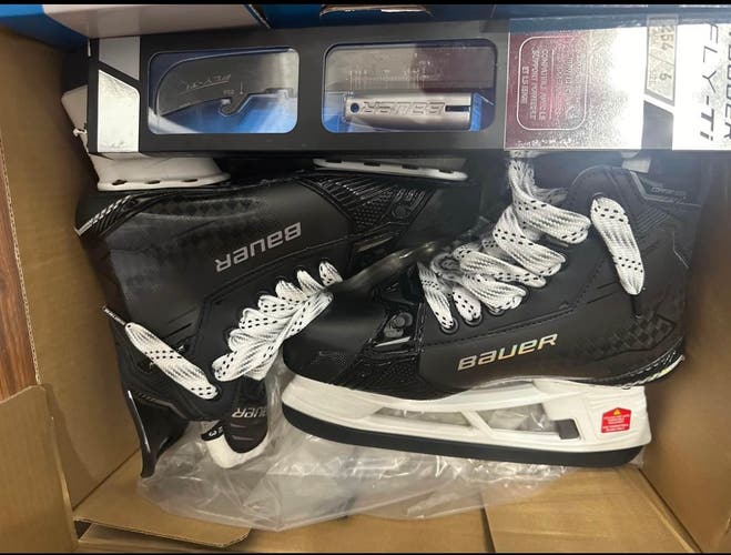 New Intermediate Bauer Wide Width   6 Supreme Shadow Hockey Skates