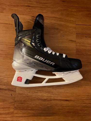 New Senior Bauer  10 Vapor Hyperlite 2 Hockey Skates