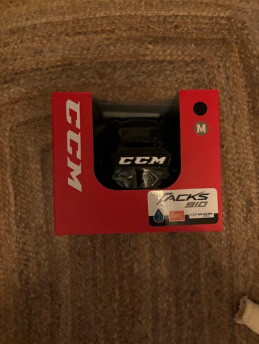 New Medium CCM Tacks 910 Helmet