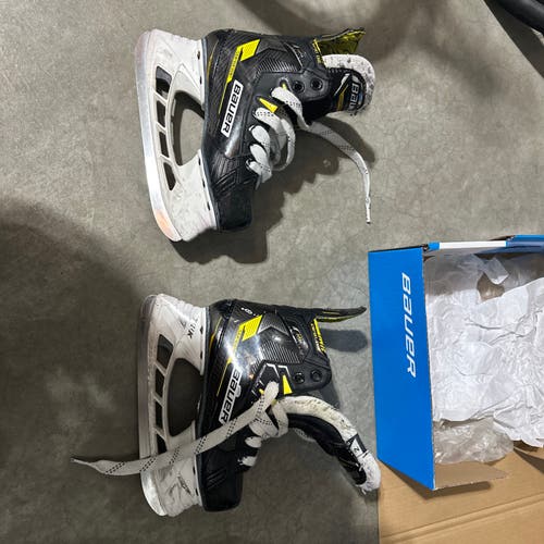 Bauer Supreme M4 2D Skates - Pre owned