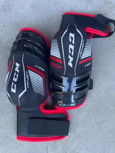 Hockey elbow pads
