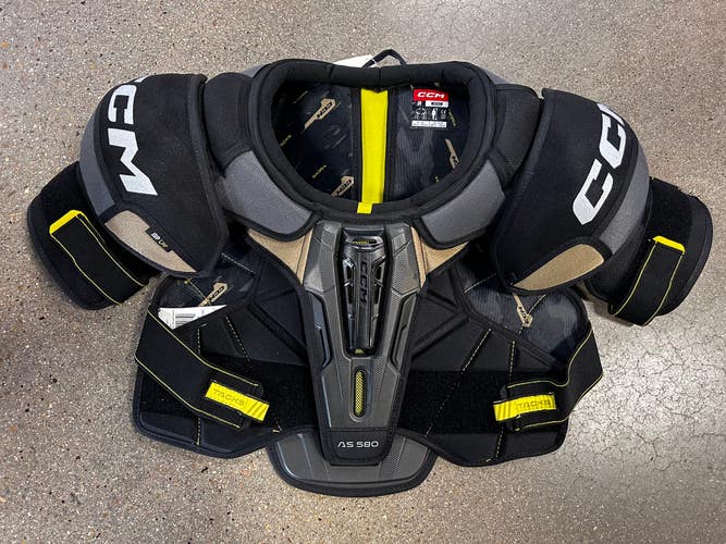 Used Medium Senior CCM TACKS AS 580 Shoulder Pads