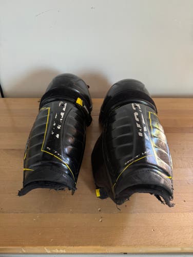 Youth CCM Tacks Shin Pads