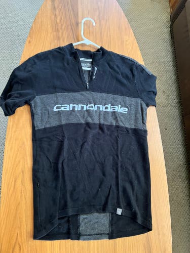 Sugoi Wool Cannondale Jersey Men’s Medium