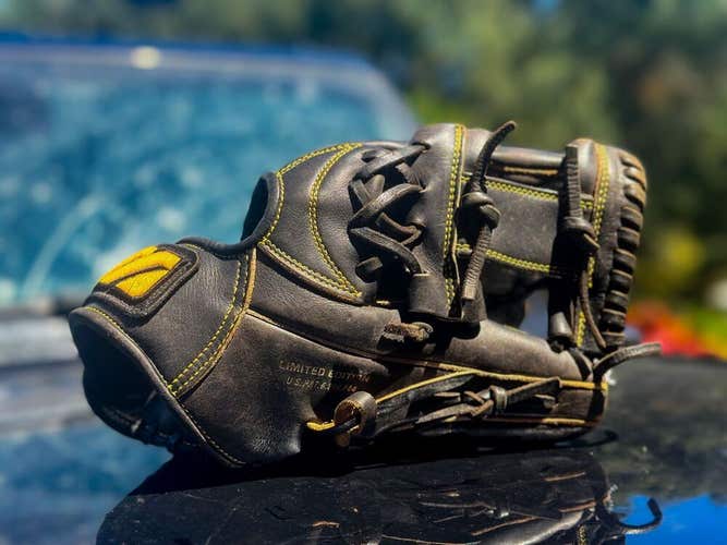 GREAT CONDITION MIZUNO PRO LIMITED 11.25 GZP50 RHT BASEBALL GLOVE