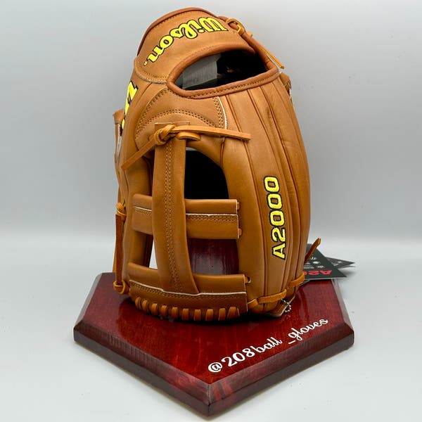 Wilson A2000 EL3 Fielding Glove 11.75 Right Handed Throw