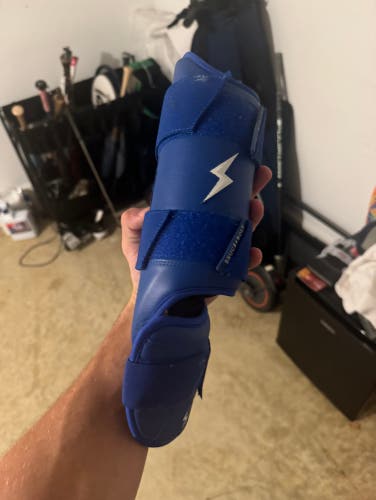 Bruce bolt Leg Guard