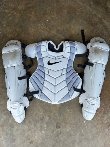 17” Gray Nike Diamond Elite Catchers Gear