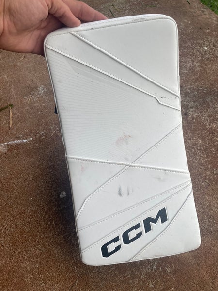 CCM Axis 2 Goalie Blocker