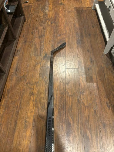 Senior Bauer Right Handed Toe Pattern Pro Stock Vapor Hyperlite 2 Hockey Stick