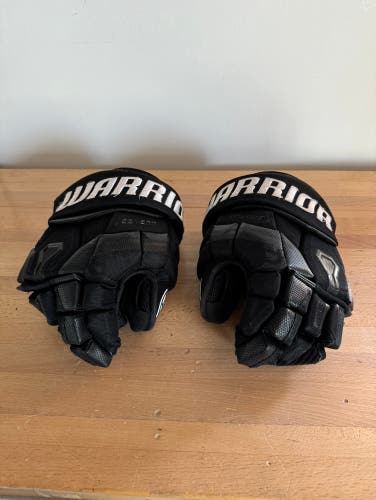 Ice Hockey Gloves
