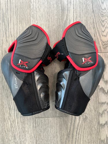 Used Senior Bauer  Vapor 1X Lite Elbow Pads