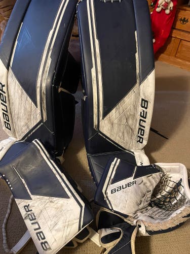 Used  Bauer Regular  M5 Pro Goalie Full Set
