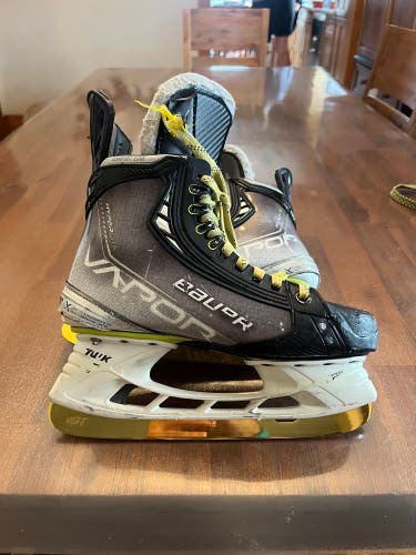 Bauer Hyperlite Skates