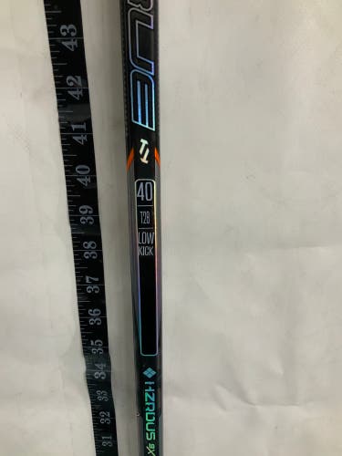 New Junior True Hzrdus 9X4 40 Flex Right T28 Stick