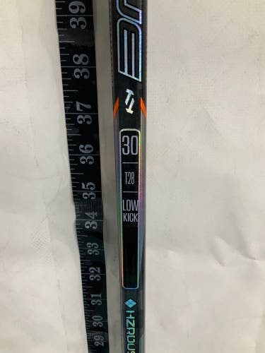 New Junior True Hzrdus 9X4 30 Flex Right T28 Stick