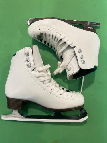 White Used Riedell Figure Skates Adult 6