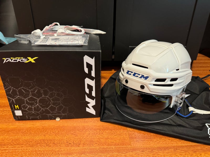 CCM Super Tacks X helmet / Oakley visor / Color Kit