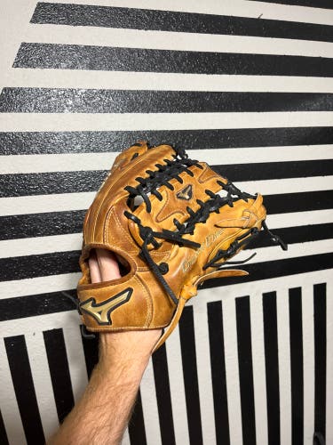 Mizuno global elite 12.75 baseball glove