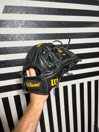 Wilson a2000 DP15 11.5 baseball glove