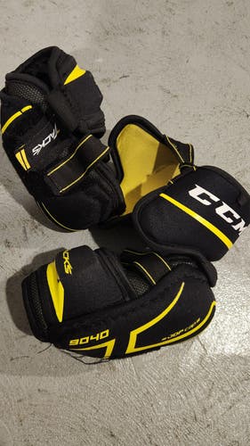 CCM tacks 9040 jr medium elbow pads