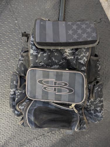 Boombah bat bag with wheels  and straps black camo, USA flag