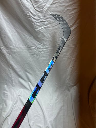 New Junior CCM JETSPEED FT7 PRO Right 50 Flex P28 ***FREE SHIPPING TO US***