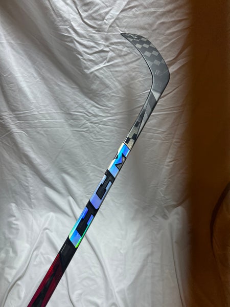 New Junior CCM JETSPEED FT7 PRO Right 50 Flex P28 ***FREE SHIPPING TO US***
