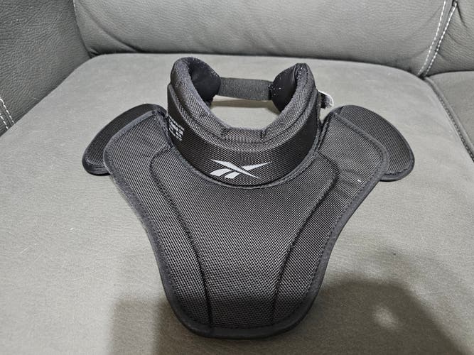 Reebok TC Goalie Neck Guard (Senior)