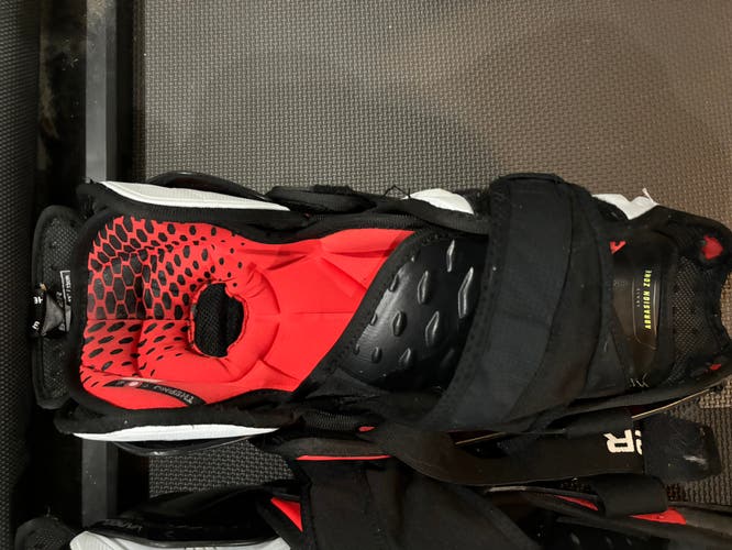 Used Senior Bauer 13" Vapor Hyperlite Shin Pads