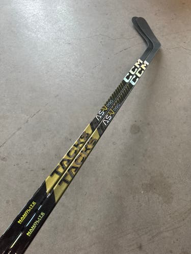 2 PACK NCAA 100 Flex New Senior CCM Left Hand P29 Pro Stock Tacks AS-V PRO Hockey Stick