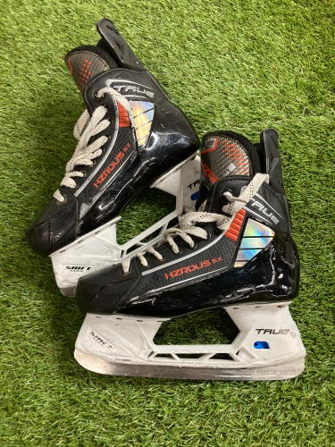 TRUE HZRDUS 5X Hockey Skates | INT 5.5 | Regular