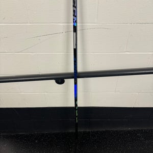 New Senior CCM Right Handed P29 Jetspeed FT7 Pro Hockey Stick