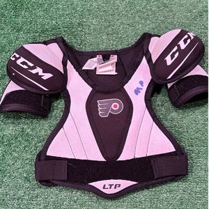 CCM LTP Flyes Hockey Shoulder Pads Youth Large (L)