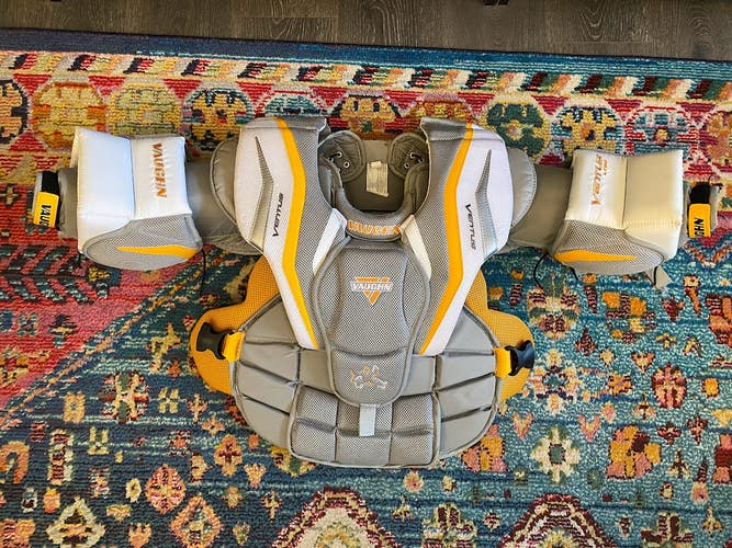 Used Medium Vaughn Ventus LT88 Goalie Chest Protector